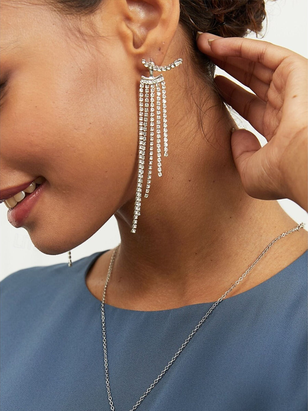 Boucles D'Oreilles Longues Élégantes et Luxueuses en Cristal à Pampilles