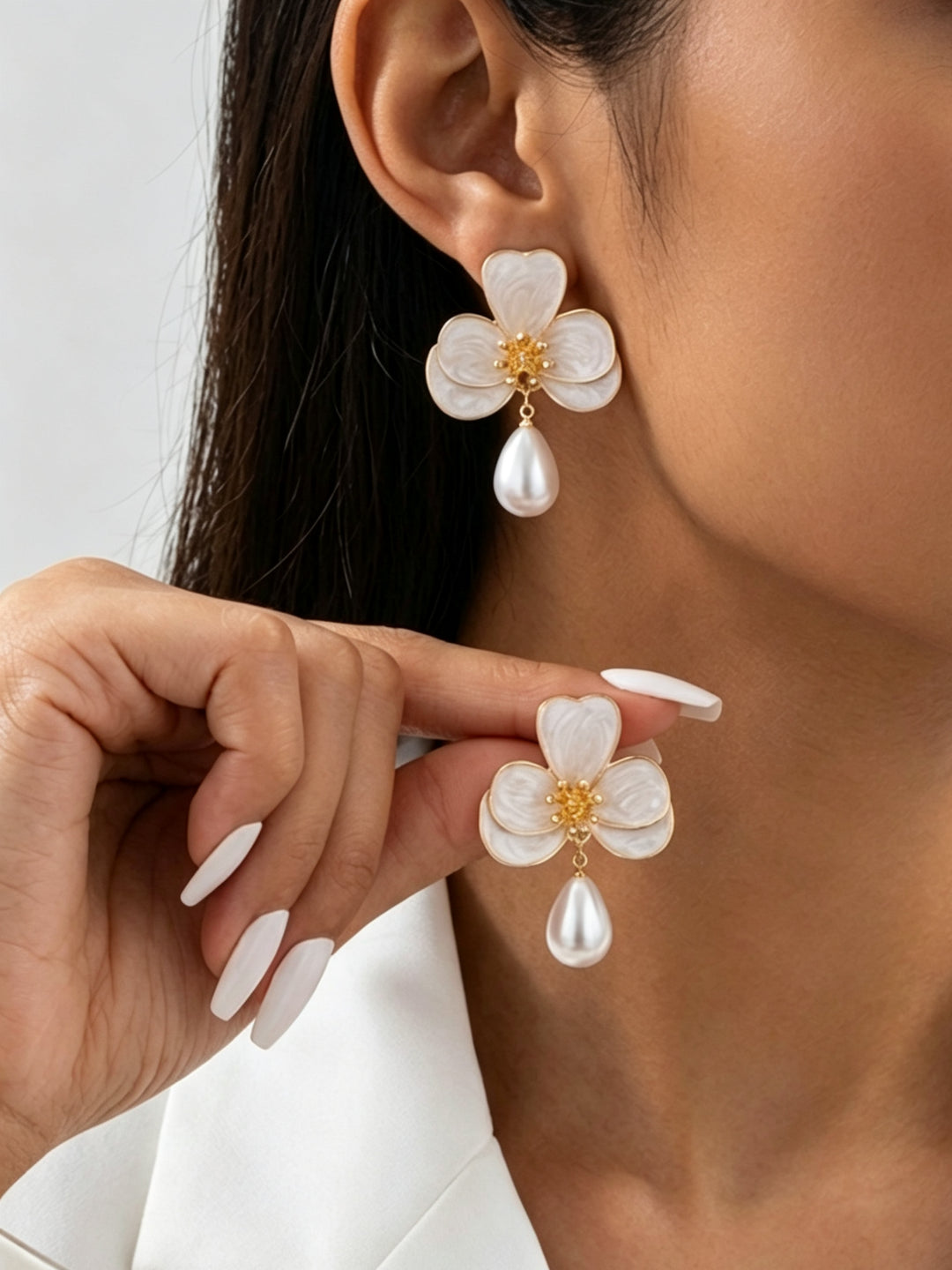 Boucles d'Oreilles Pendantes Baroques avec Perles et Fleurs Élégantes pour Mariée et Demoiselle d'Honneur