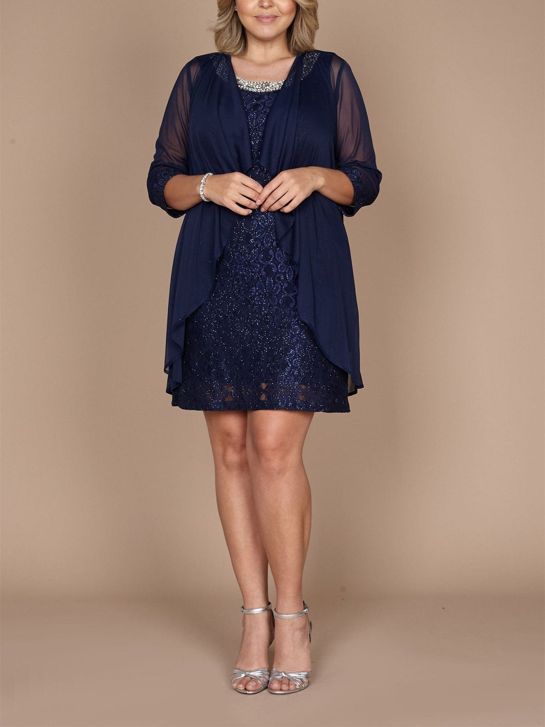 Robe de Mère de la Mariée Courte à Col Montant et à Manches Longues avec Dentelle