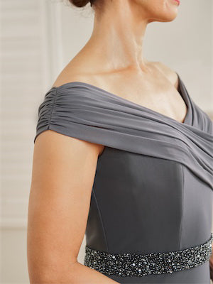 Robe de Mère de la Mariée Fourreau/Colonne à Col en V Froncé avec Perles