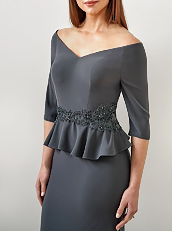 Robes de Mère de la Mariée à Col en V, Forme Sirène/Trompette, avec Volants et Appliques