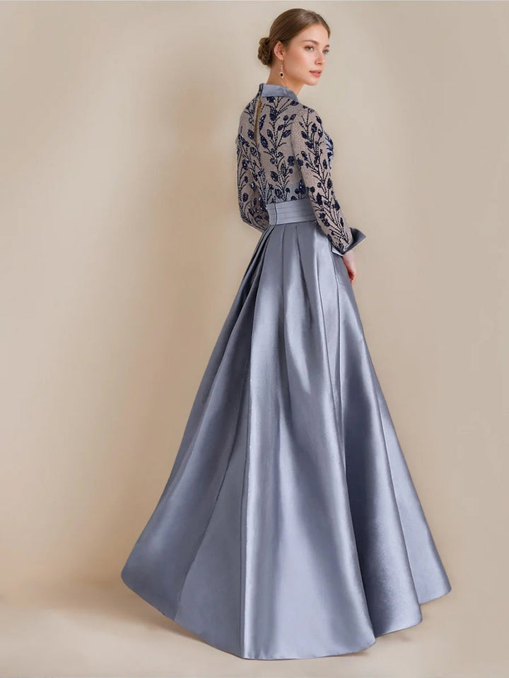 Robe mère de la mariée ligne A, col chemisier, manches longues, longueur sol, appliques et ceinture florale