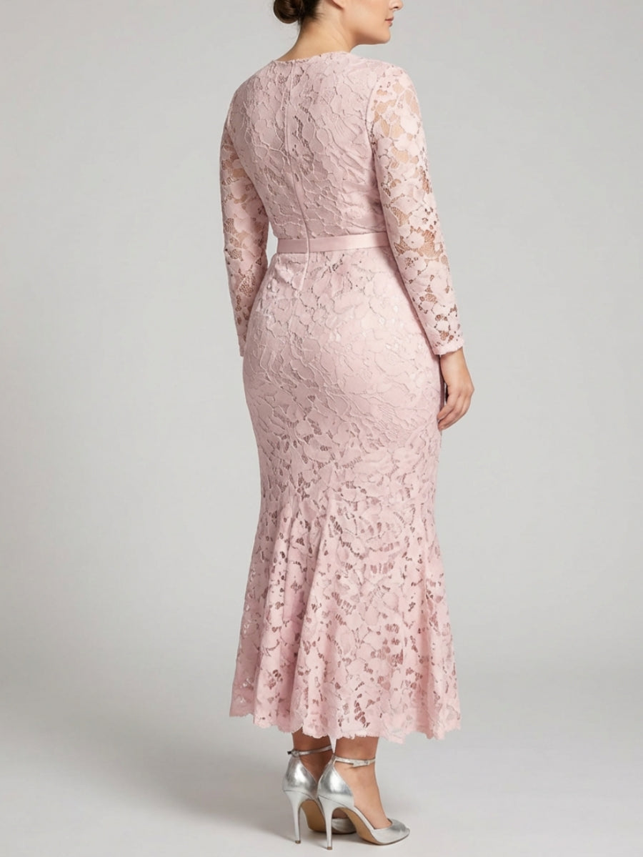 Robe mère de la mariée taille plus fourreau, dentelle col carré, manches longues, longueur cheville