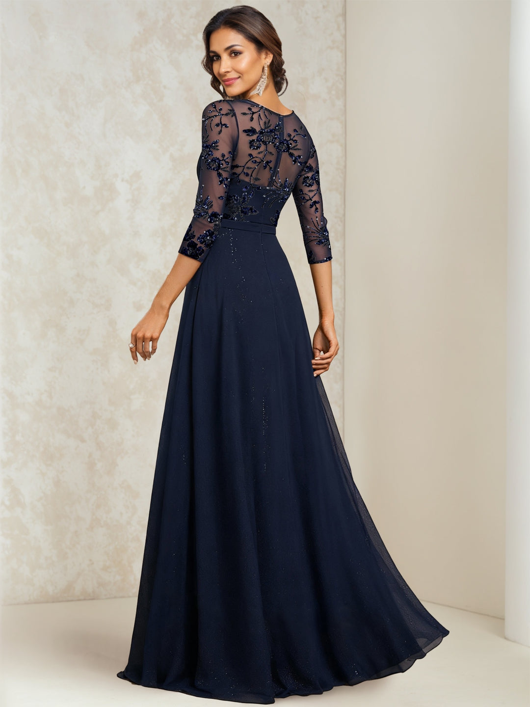 Robe mère de la mariée ligne A, col rond, dentelle, sequins et illusion