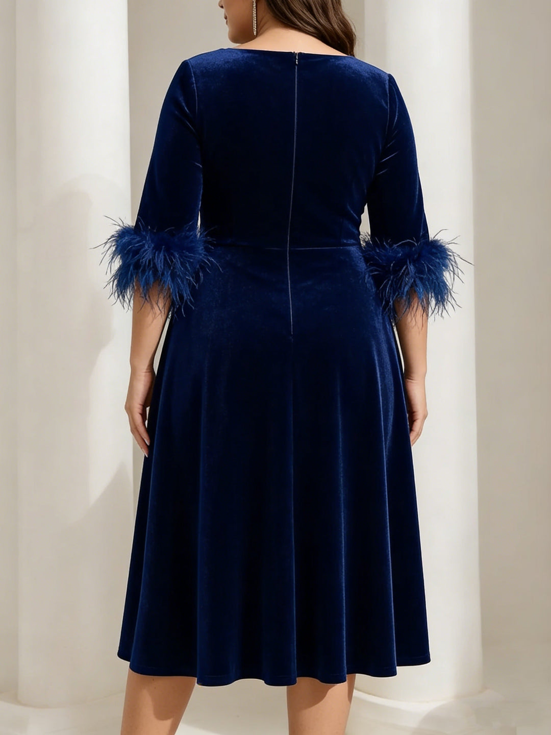 Robe mère de la mariée, taille plus, coupe A/ princesse, col rond, velours, manches mi-longues, Pruneetis