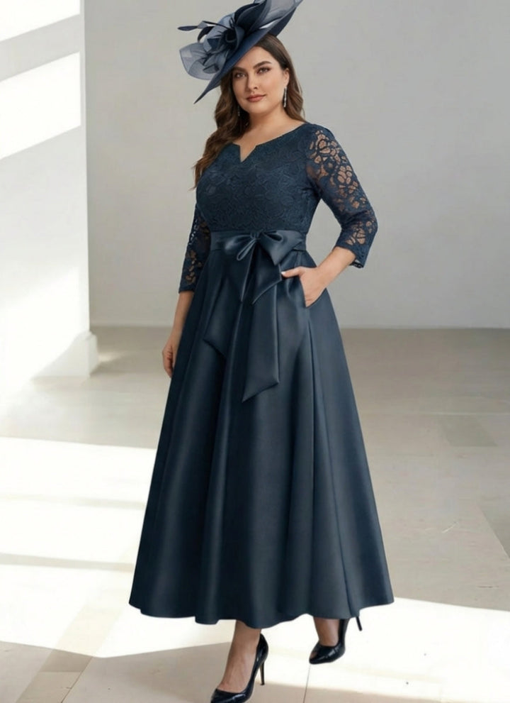 Robe mère de la mariée taille plus ligne A, satin col V, dentelle, manches 3/4, longueur cheville, nœud