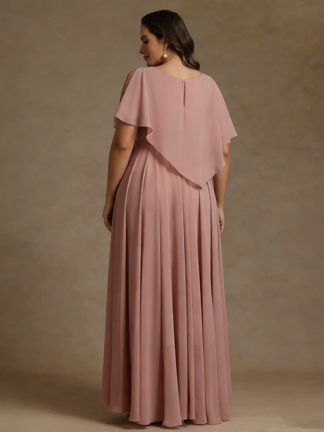 Robe mère de la mariée, taille plus, coupe A/ princesse, col rond, mousseline, perles, longueur sol, plissé, sans manches