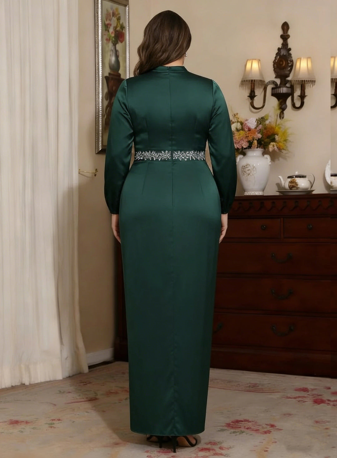 Robe mère de la mariée taille plus fourreau, satin soie col haut, manches longues, longueur cheville, ceinture