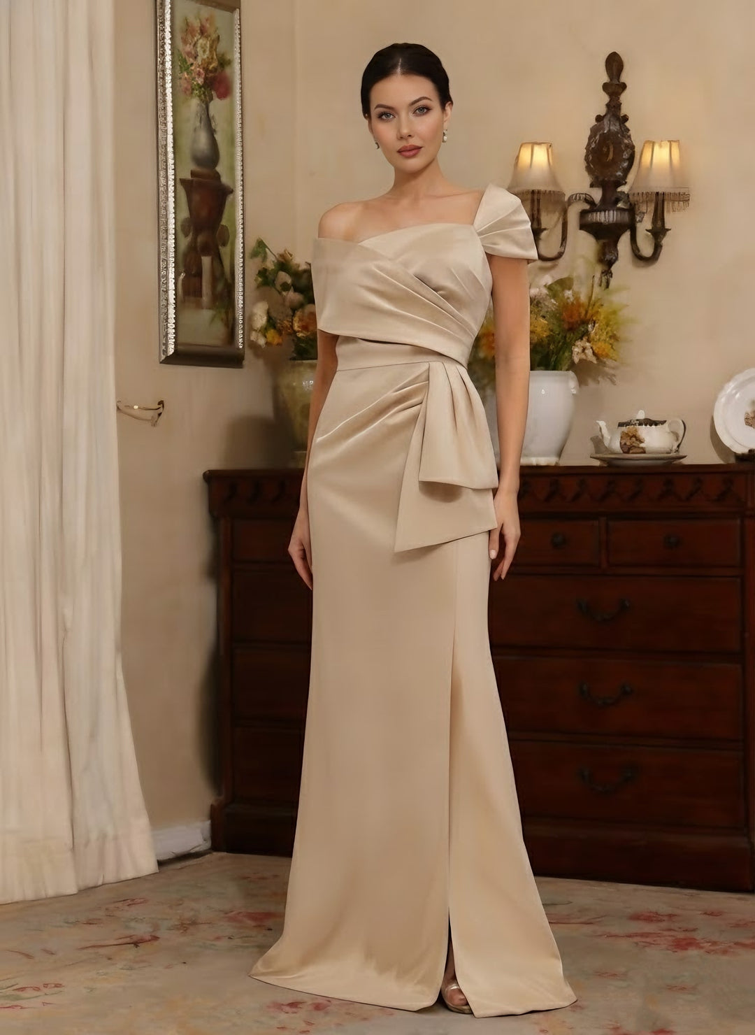 Robe mère de la mariée fourreau satin, manches tombantes, sans manches, longueur sol, fente latérale et drapé