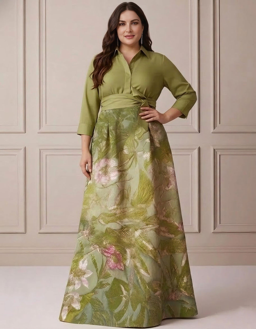 Robe mère de la mariée taille plus ligne A, satin col chemisier, manches 3/4, longueur sol, imprimé floral, nœud