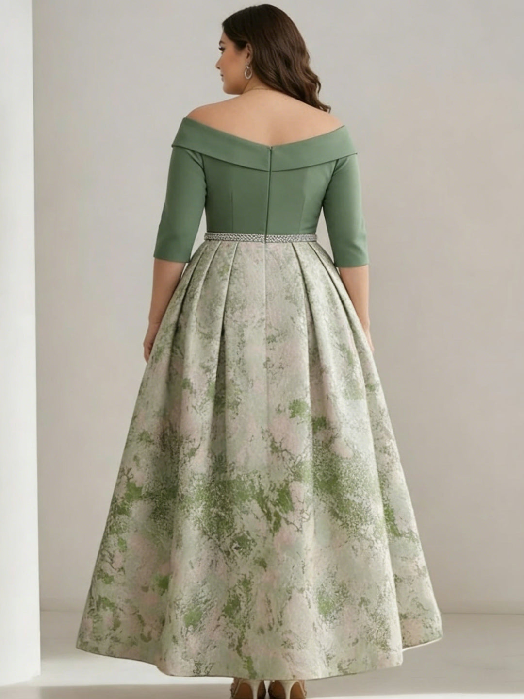 Robe mère de la mariée taille plus ligne A, satin manches tombantes, manches 3/4, longueur cheville, imprimé floral, ceinture