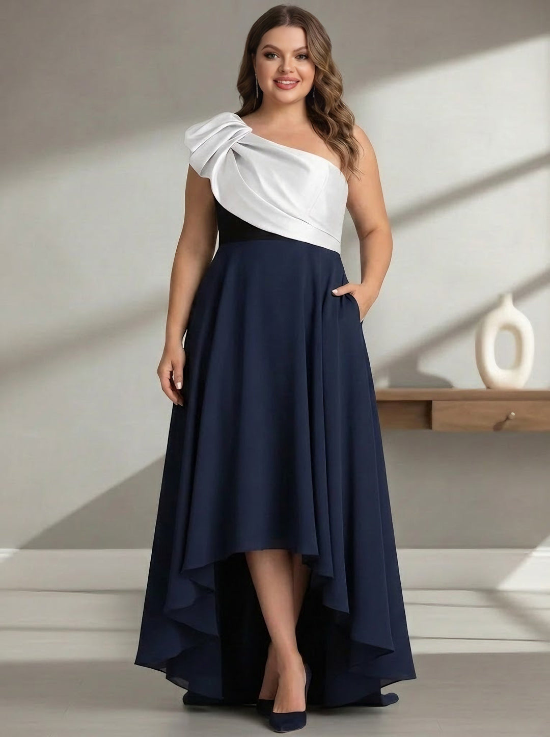 Robe mère de la mariée taille plus ligne A, satin stretch une épaule, sans manches, asymétrique, longueur sol