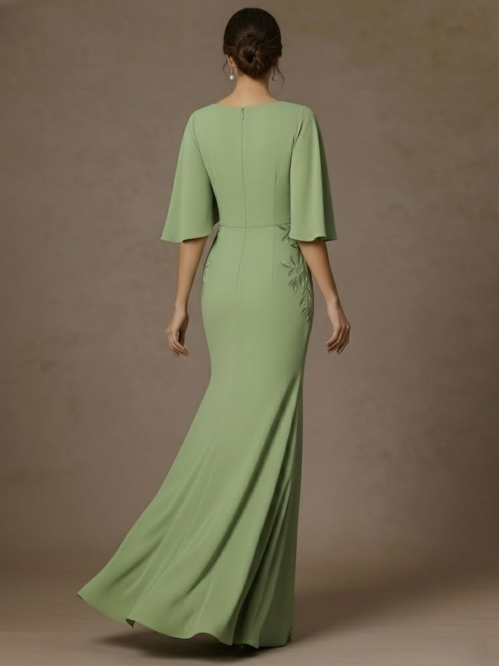 Robe mère de la mariée sirène, satin stretch col V, appliques, manches courtes, longueur sol, drapé