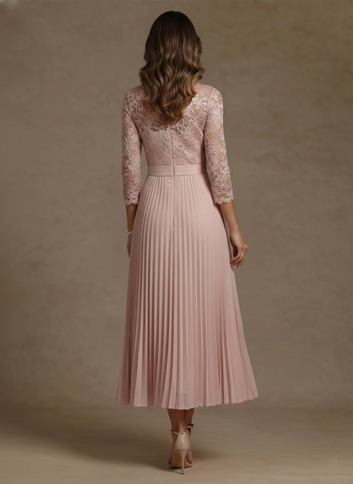 Robe mère de la mariée ligne A, mousseline col haut, dentelle, manches 3/4, longueur midi, plissé
