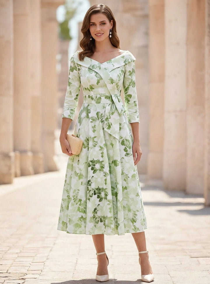 Robe mère de la mariée ligne A, satin imprimé manches tombantes, manches 3/4, imprimé floral, longueur midi