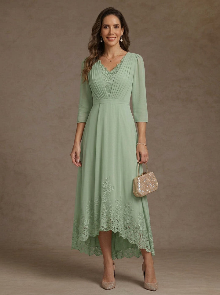 Robe mère de la mariée ligne A, mousseline col V, asymétrique, dentelle, manches 3/4, longueur midi