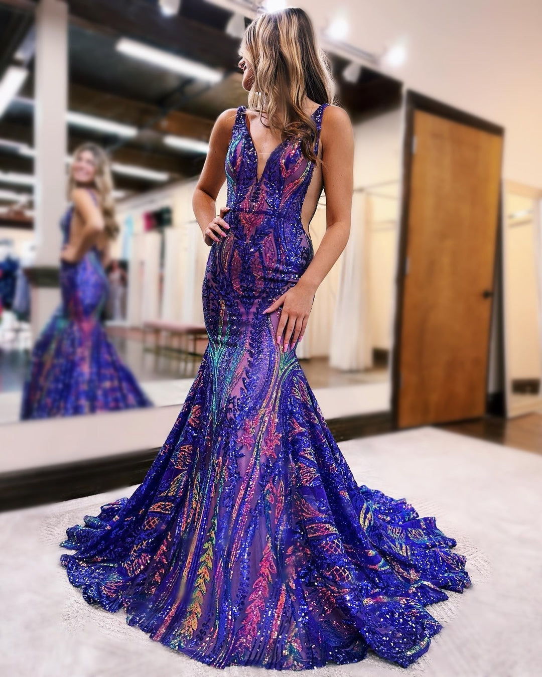 Robe de Bal Longue Violette à Paillettes, Col en V, Sans Manches, Longueur Au Sol
