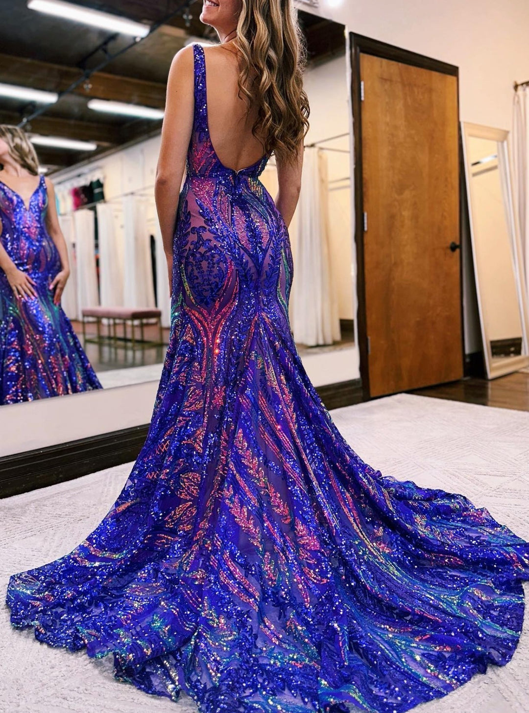 Robe de Bal Longue Violette à Paillettes, Col en V, Sans Manches, Longueur Au Sol