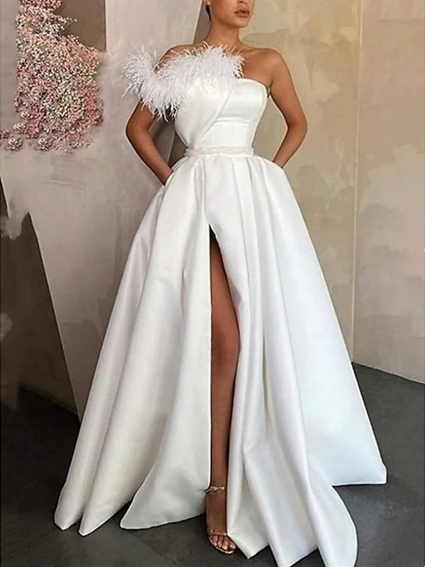 Robe de Bal Trapèze Longueur Au Sol Sans Manches à Une Épaule en Satin avec Fente en Plumes