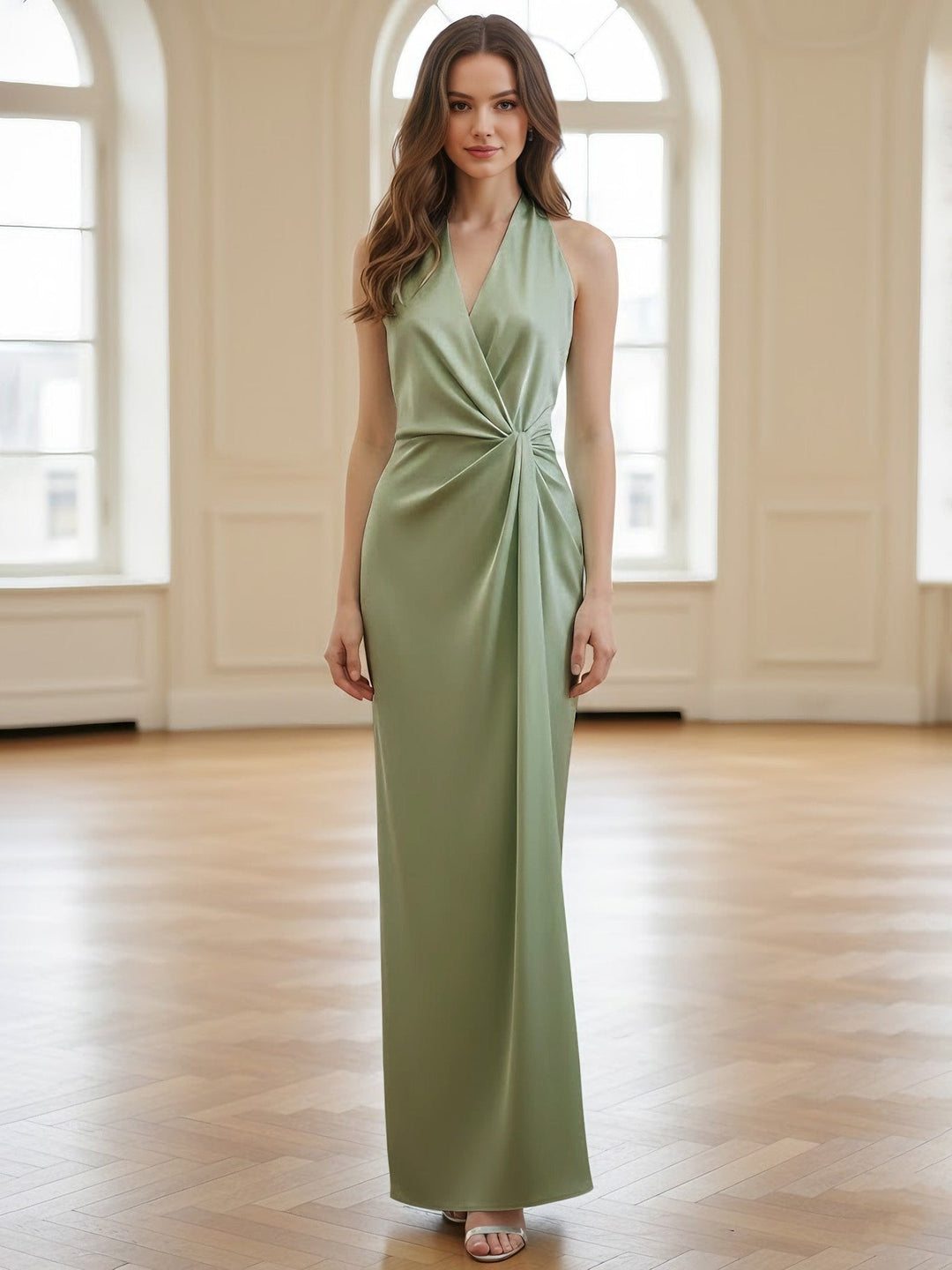 Robes de demoiselle d'honneur fourreau/colonne à fines bretelles en satin de soie, longues au sol, sans manches et froncées