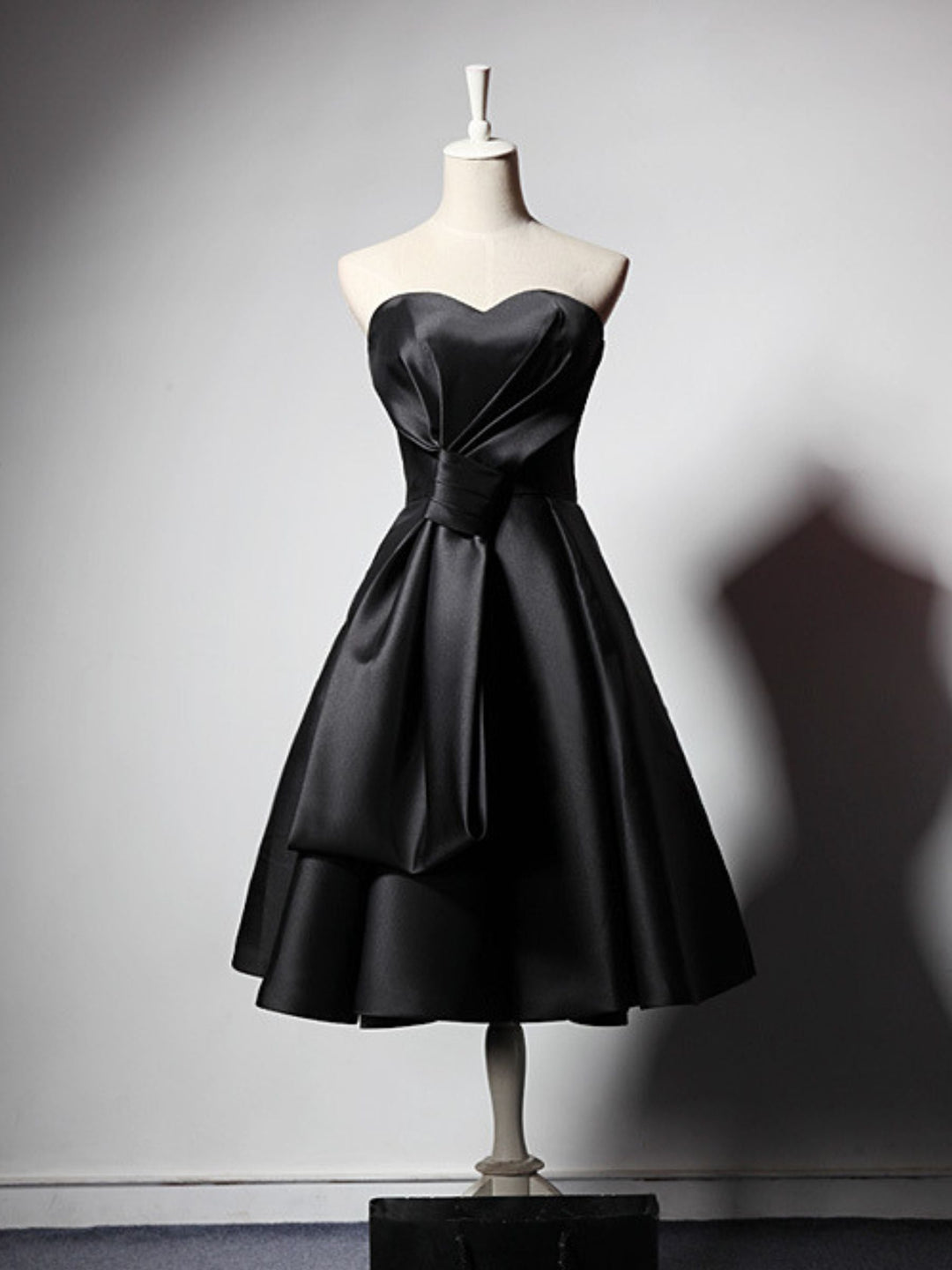 Robe de Soirée Élégante Noire Trapèze/Princesse Sans Manches, Longueur Genou, Décolleté en Cœur, pour Halloween
