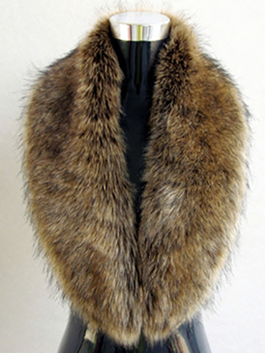 Châle de Mariage Doux et Élégant en Fausse Fourrure Noire pour Femme