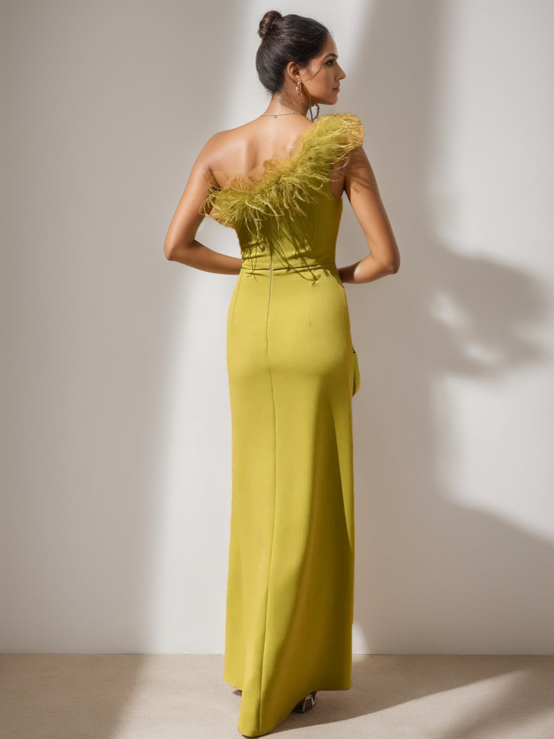 Trompette/Sirène Décolleté asymétrique Longueur du Sol Robes de Soirée avec Plumes et fente haute