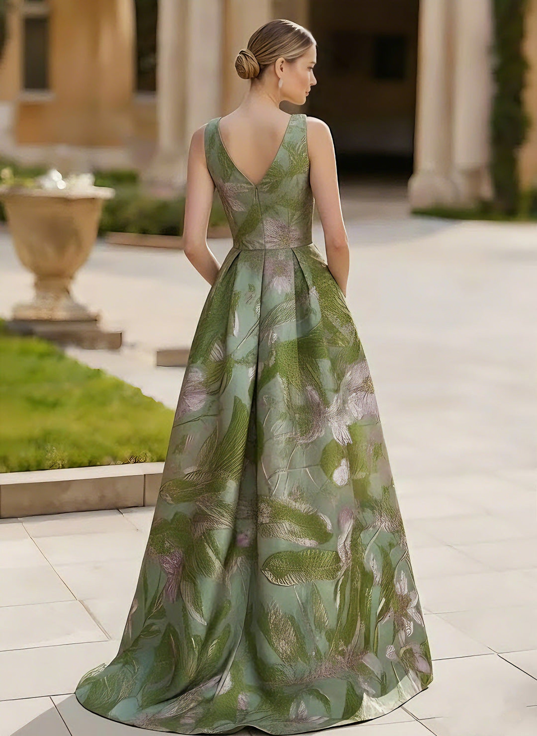Robe soirée ligne A col V satin sans manches floral nœud, fente latérale, longueur sol
