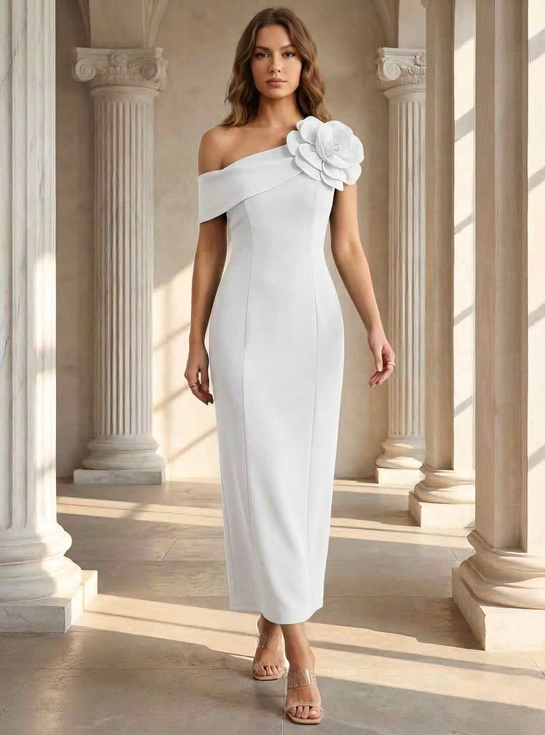 Robe cocktail fourreau une épaule, satin stretch, sans manches, longueur midi, fleurs 3D