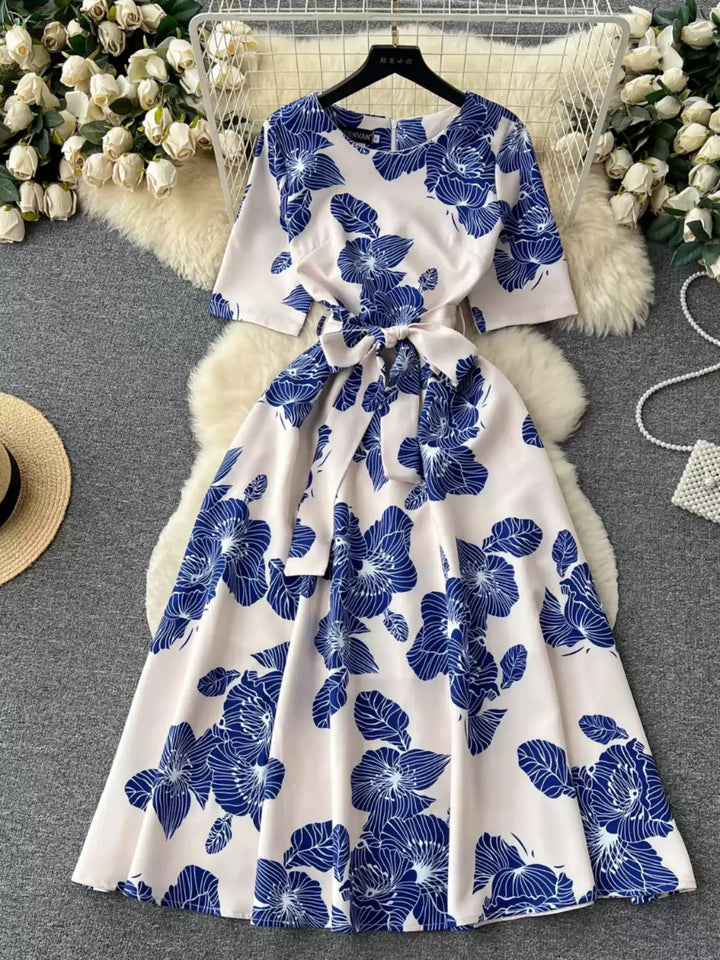 Robe Florale d'Invitée de Mariage Ligne A/Princesse Col Rond Imprimée Longueur Midi avec Manches Courtes et Nœud Papillon