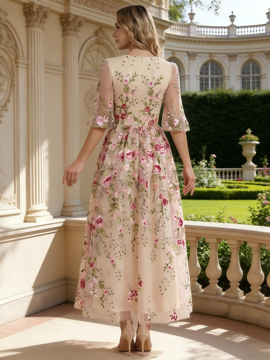 Robe mère de la mariée ligne A, col V, manches mi-longues, longueur cheville, décor floral, plissé et zip dos