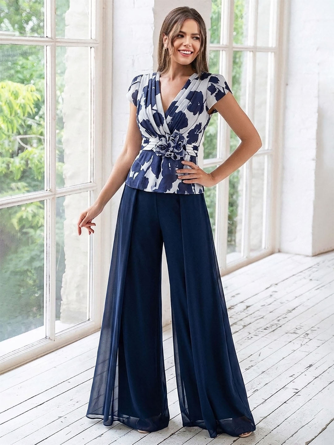 Ensemble Pantalon de Mère de la Mariée à Fleurs, Coupe A-Line/Princesse, Col en V, Manches Courtes, Longueur Au Sol, Motif Floral