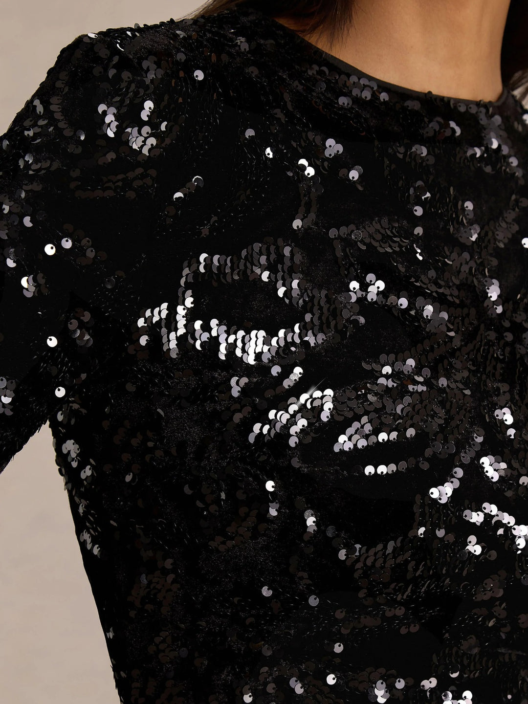 Trompette/Sirène Robe de Soirée Mini à Sequins Col Rond et Bordure en Plumes Manches Longues