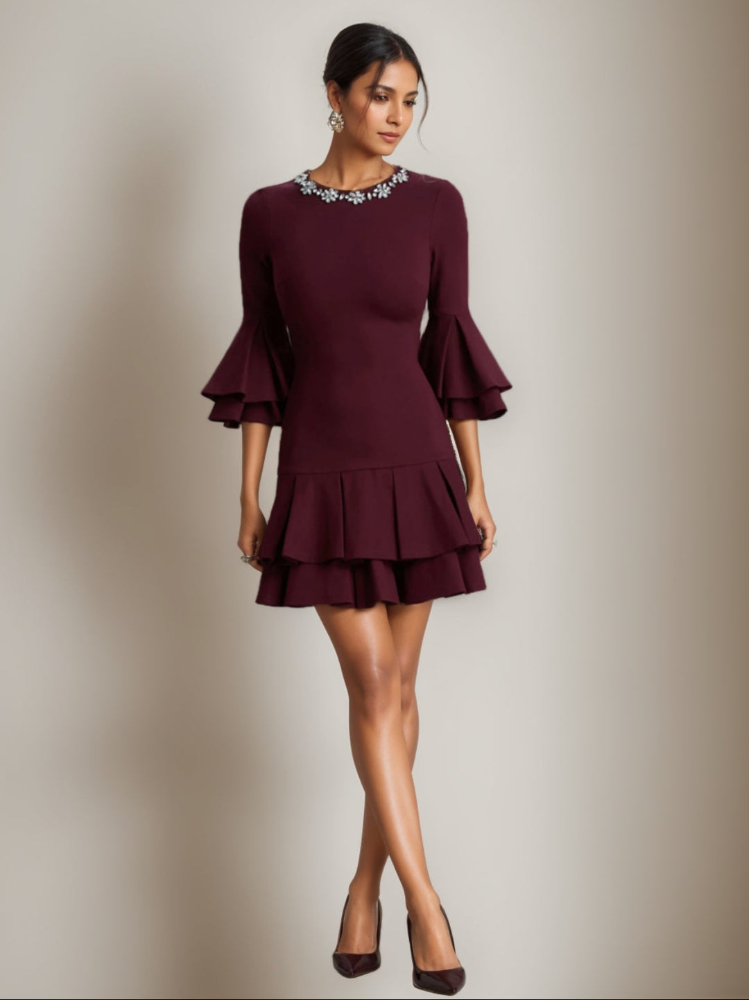 Robe Mini Col Rond Manches évasées Poignets et Ourlet à Volants