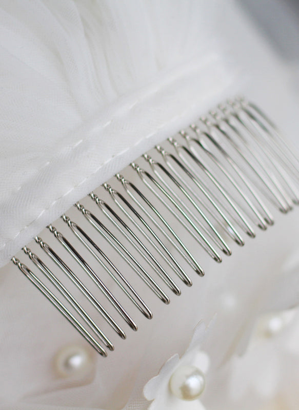 Voiles de Mariage Cathédrale à Un Niveau avec Bordure Coupée et Fausse Perle