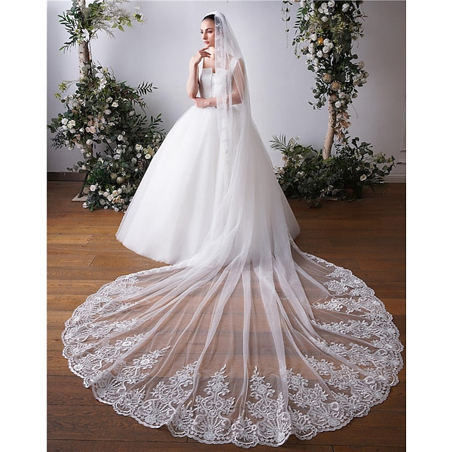Voiles de Mariée en Dentelle à Un Niveau avec Bordure Appliquée