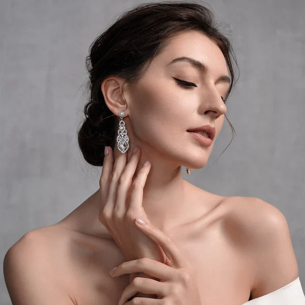 Boucles D'Oreilles Pendantes Romantiques en Strass